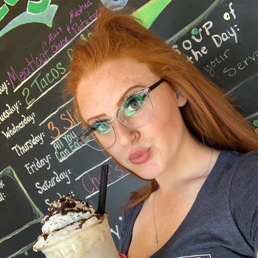 Meet your Posher, Lacey